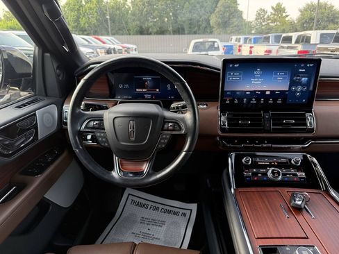 Used 2023 Lincoln Navigator Reserve AWD/4WD image 26