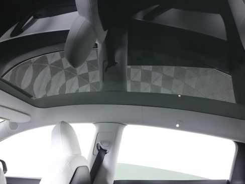 Used 2020 Tesla Model Y Long Range image 27