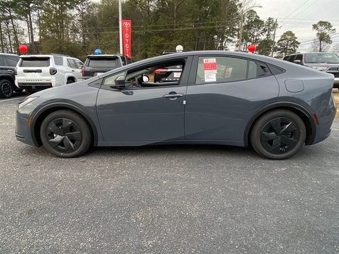 New 2026 Toyota Prius Plug-In Hybrid image 4