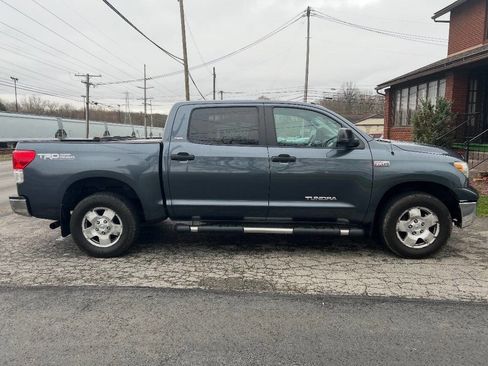 Used 2010 Toyota Tundra Grade 4x4 4dr CrewMax Cab Pick image 9