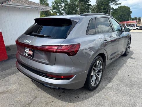 Used 2021 Audi e-tron Premium Plus w/ Premium Plus Package image 7