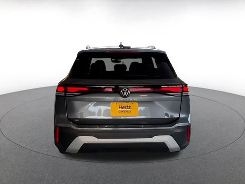 Used 2026 Volkswagen Tiguan SE FWD image 12