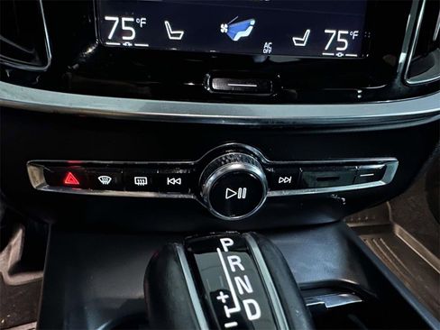 Used 2019 Volvo S60 T6 Momentum image 25