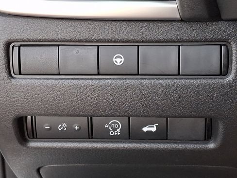 Used 2024 Nissan Rogue SV FWD image 26