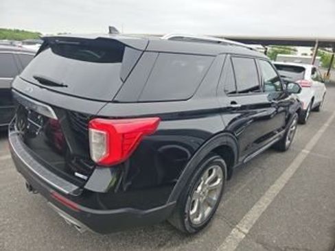 Used 2020 Ford Explorer Platinum w/ Premium Technology Package AWD/4WD image 3