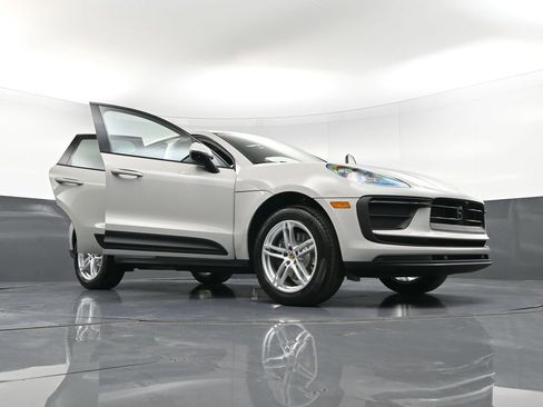 New 2026 Porsche Macan AWD/4WD image 37