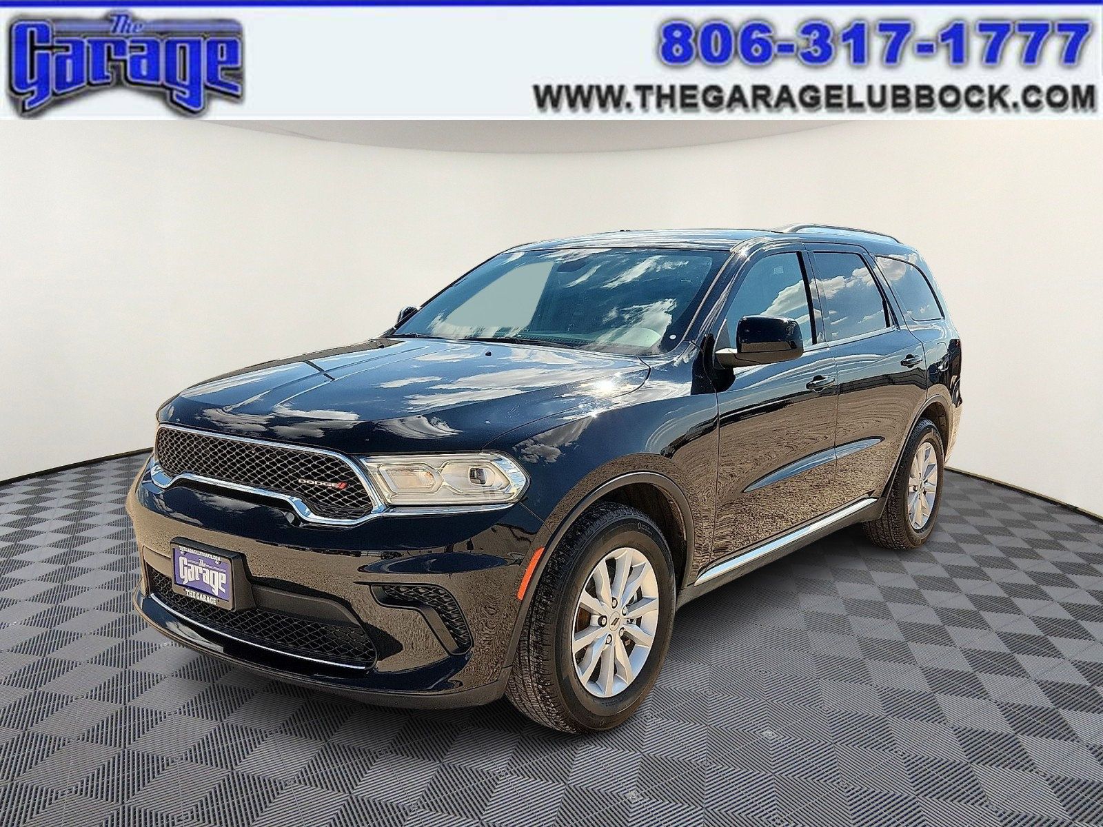 Used 2024 Dodge Durango SXT w/ 3rd Row Seating Group RWD image 1