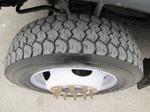 Used 2012 Ford F550 2WD Crew Cab Super Duty w/ Payload Upgrade Pkg image 8