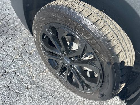 Used 2021 GMC Terrain SLE w/ Driver Convenience Package FWD image 6