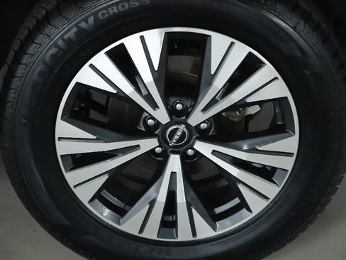 Used 2023 Nissan Rogue SV image 38