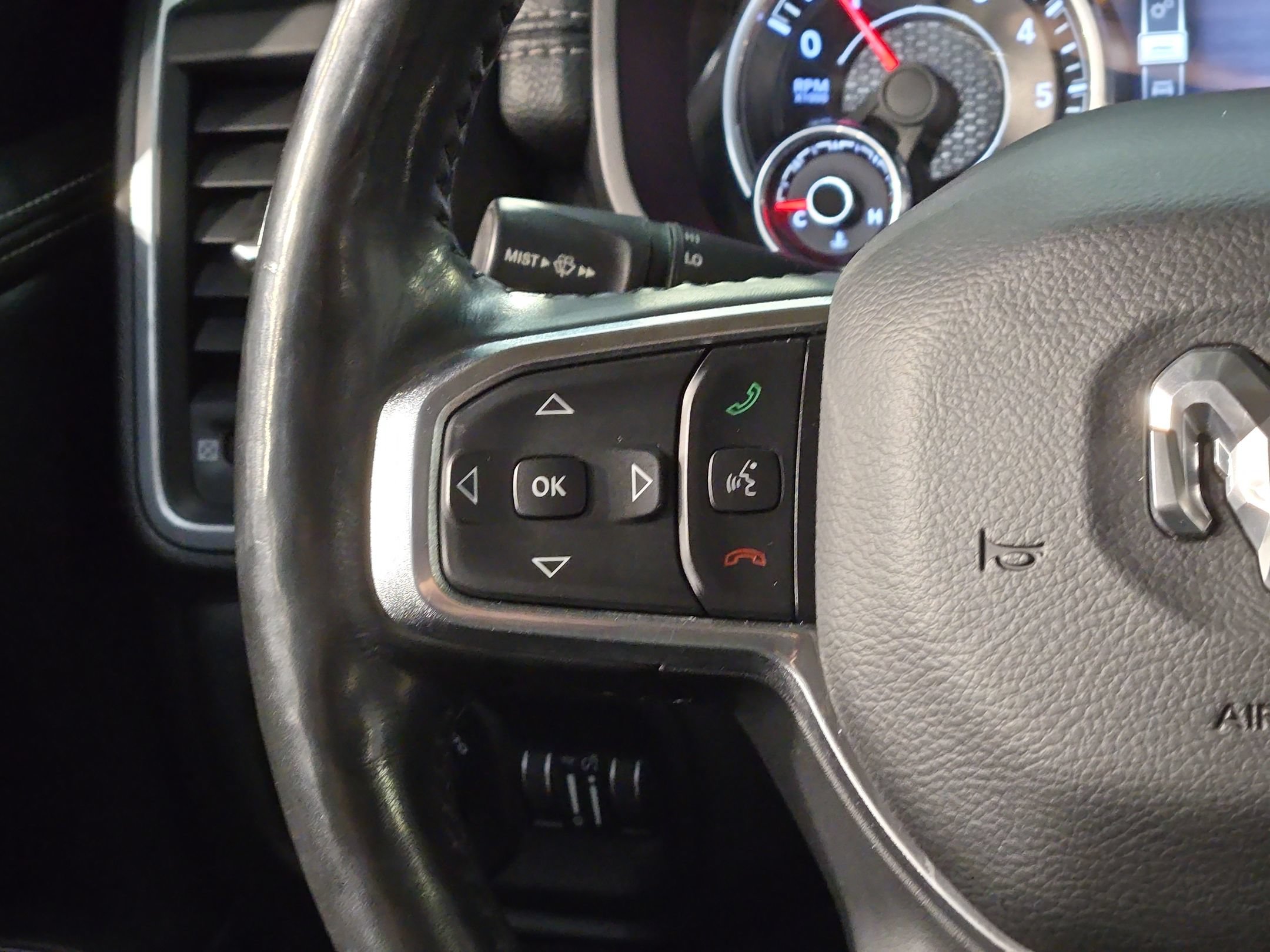 Used 2019 RAM 1500 Laramie AWD/4WD image 27