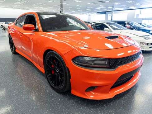 Used 2016 Dodge Charger SRT w/ Harman/Kardon Audio Group RWD image 3