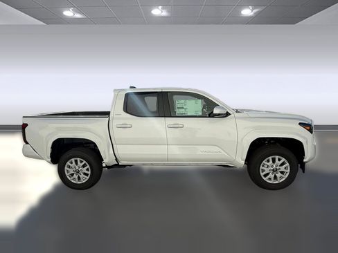 New 2026 Toyota Tacoma SR5 RWD image 9