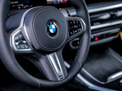 Used 2026 BMW X7 xDrive40i w/ Executive Package image 12