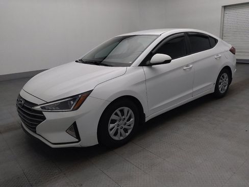 Used 2020 Hyundai Elantra SE FWD image 2