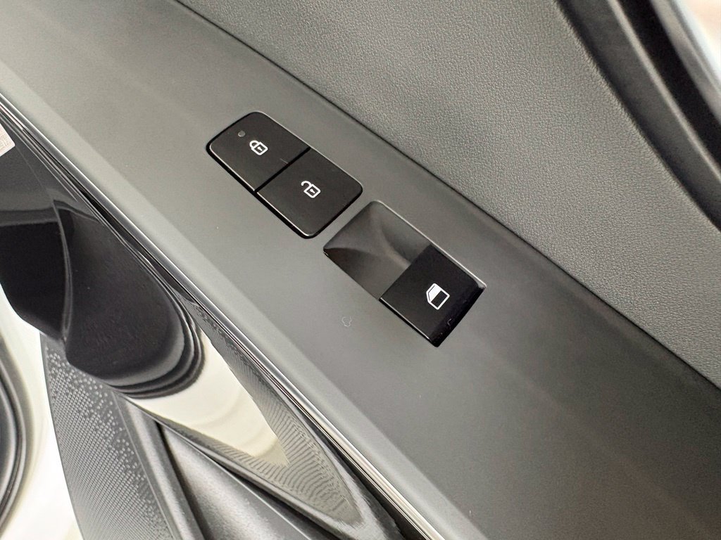 New 2026 Kia Niro EX FWD image 13