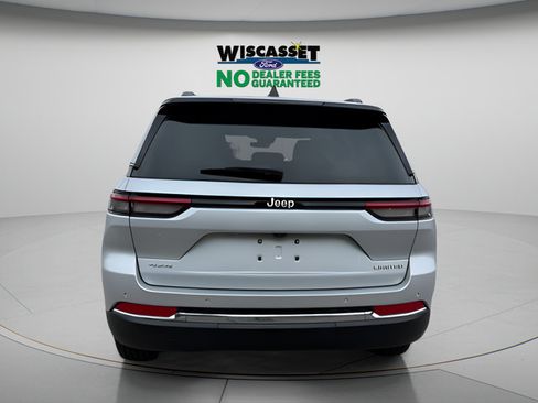Used 2025 Jeep Grand Cherokee Limited AWD/4WD image 30