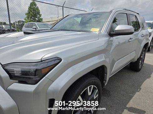 Used 2025 Toyota 4Runner TRD Sport AWD/4WD image 4