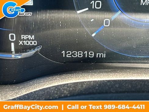 Used 2017 Cadillac Escalade ESV Luxury image 16