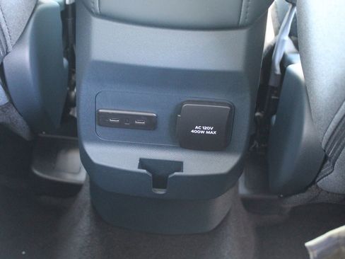 New 2025 Ford Maverick XLT w/ XLT Luxury Package FWD image 16