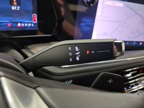 New 2026 Chevrolet Suburban LT image 16