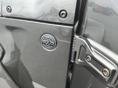 Used 2020 Jeep Wrangler Unlimited Sahara image 20