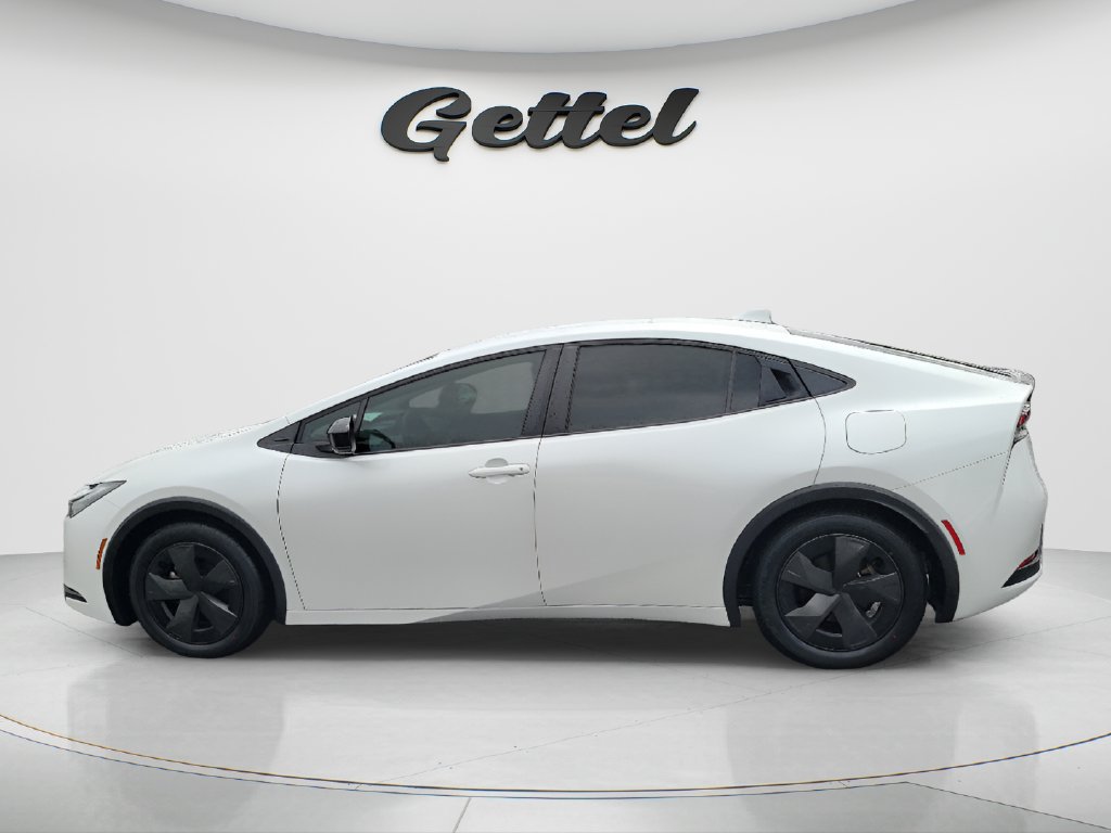 Used 2024 Toyota Prius LE FWD image 8