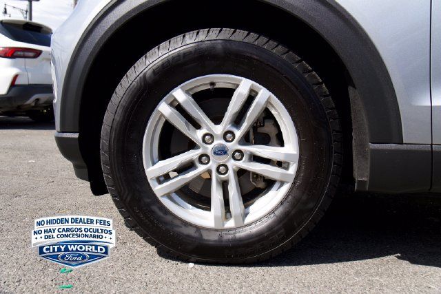 Used 2022 Ford Explorer XLT w/ Equipment Group 202A AWD/4WD image 6