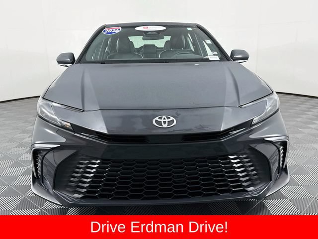 Used 2026 Toyota Camry SE FWD image 2