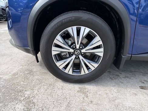 Used 2021 Nissan Rogue SV FWD image 12