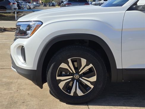 New 2026 Volkswagen Atlas SE image 5