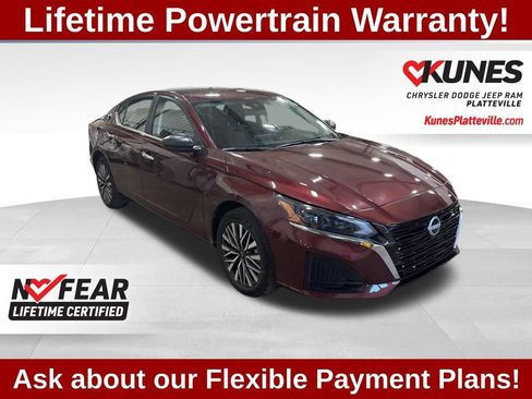 Used 2025 Nissan Altima 2.5 SV image 1