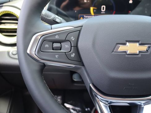 New 2026 Chevrolet Trax LT w/ LT Convenience Package FWD image 8