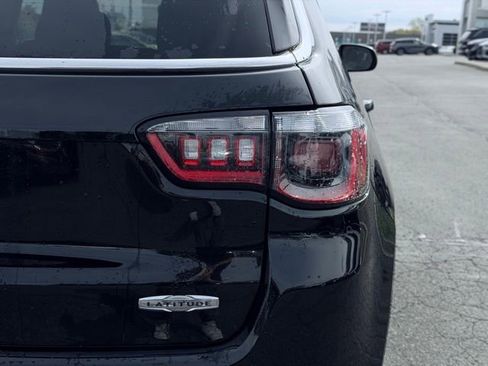 Used 2022 Jeep Compass Latitude w/ Convenience Group AWD/4WD image 6