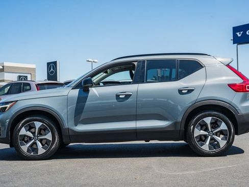 Certified 2023 Volvo XC40 B5 Plus w/ Climate Package AWD/4WD image 4