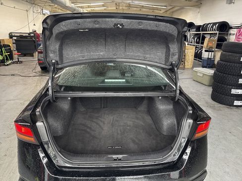 Used 2024 Nissan Altima 2.5 S FWD image 28