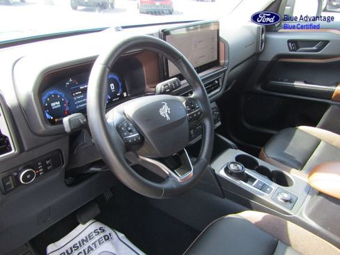 Certified 2025 Ford Bronco Sport Outer Banks w/ Outer Banks Tech Package+ AWD/4WD image 15