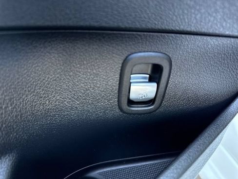 Used 2025 Mercedes-Benz C 300 4MATIC Sedan image 29