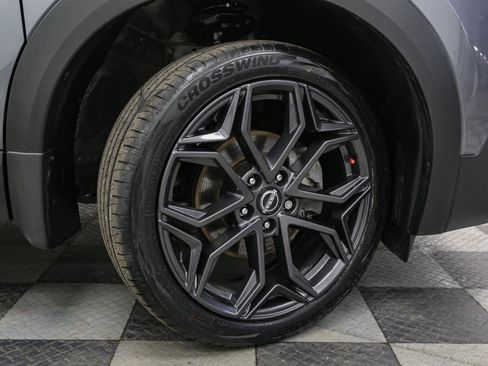 Used 2025 Nissan Kicks SR AWD/4WD image 15