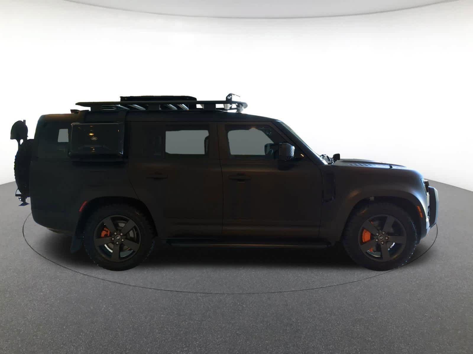 New 2023 Land Rover Defender 130 SE AWD/4WD image 6