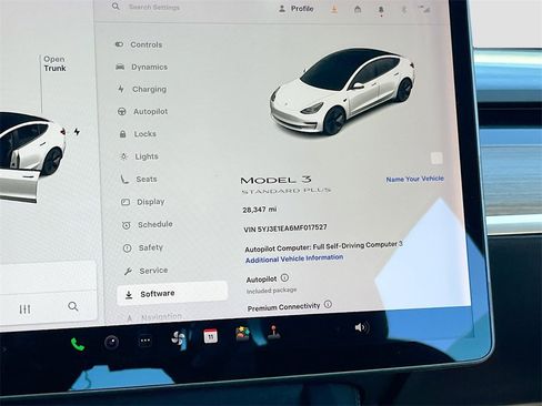 Used 2021 Tesla Model 3 Standard Range Plus image 11