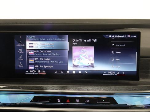 Used 2025 BMW 740i xDrive image 50