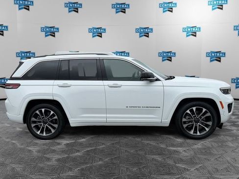 Used 2022 Jeep Grand Cherokee Overland w/ Advanced Protech Group III AWD/4WD image 7