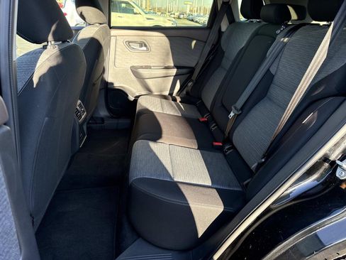 Used 2023 Nissan Rogue SV image 28