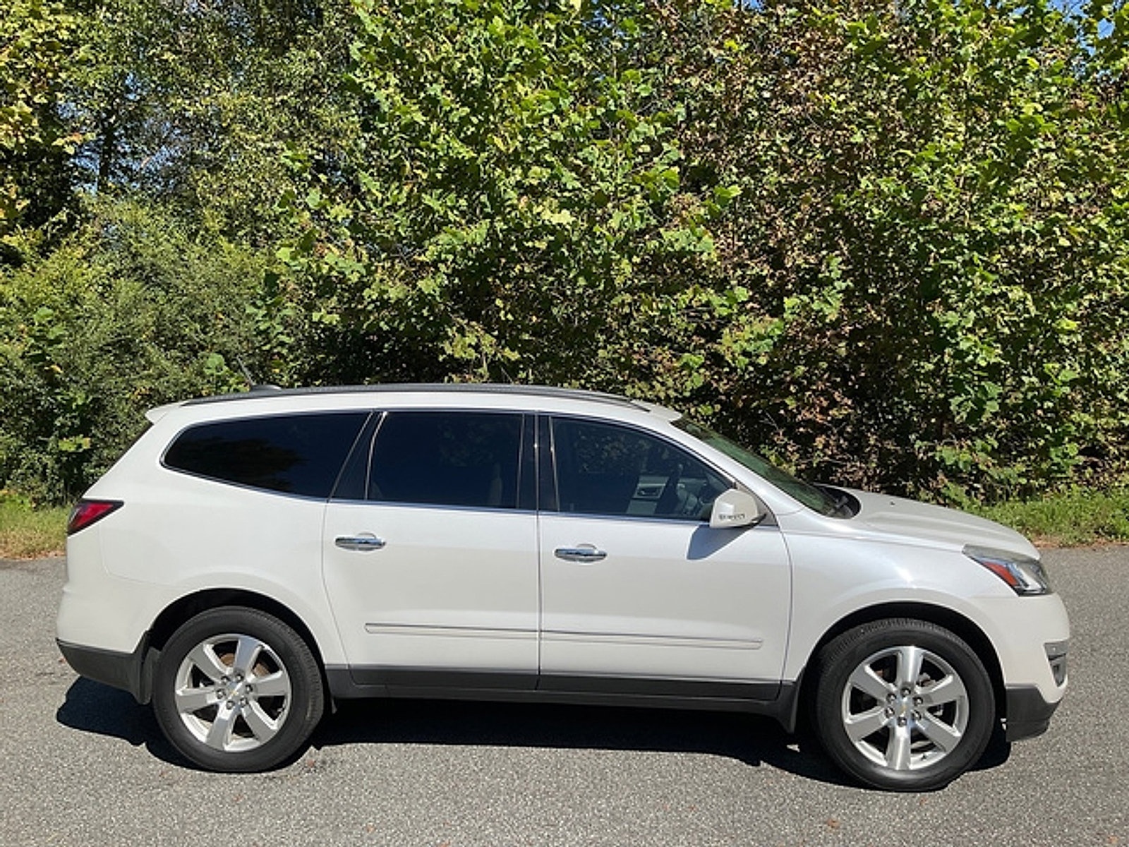 Used 2016 Chevrolet Traverse LTZ FWD image 5