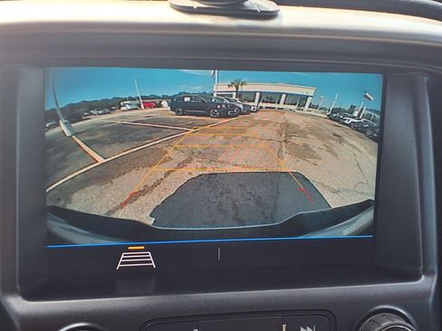 Used 2022 Chevrolet Colorado LT w/ Fleet Safety Package RWD image 4