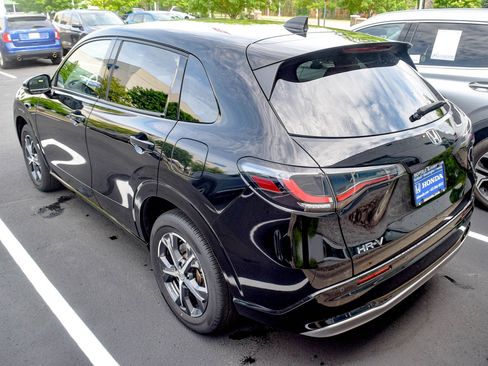 Used 2024 Honda HR-V EX-L image 18