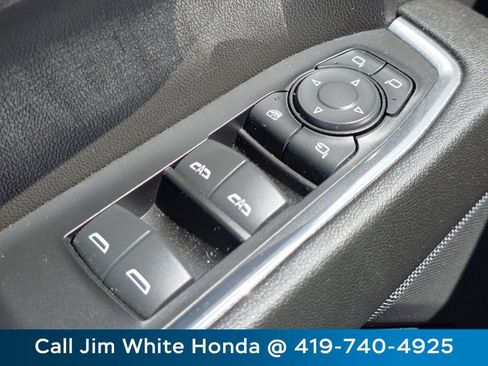 Used 2024 GMC Sierra 1500 SLT image 27