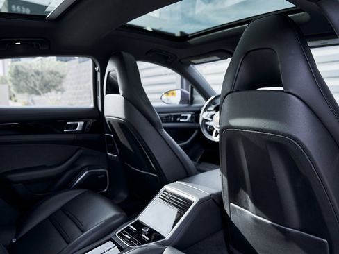 Used 2020 Porsche Panamera 4 image 39