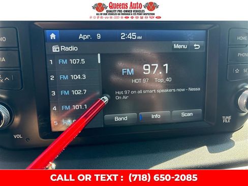 Used 2020 Hyundai Santa Fe SE AWD/4WD image 39
